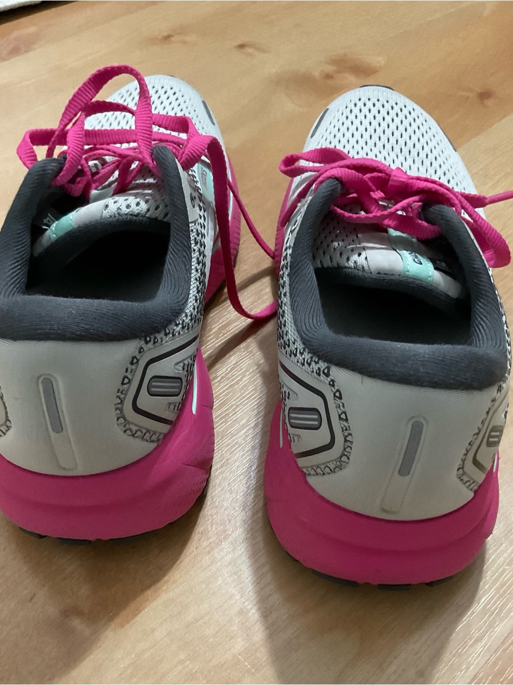 Brooks Ghost 14 Women's Running Shoes with Pink and Mint Accents - Picture 2 of 11